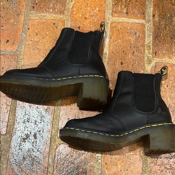 Dr. Martens Cadence women’s black leather Chelsea Boots - Picture 6 of 9